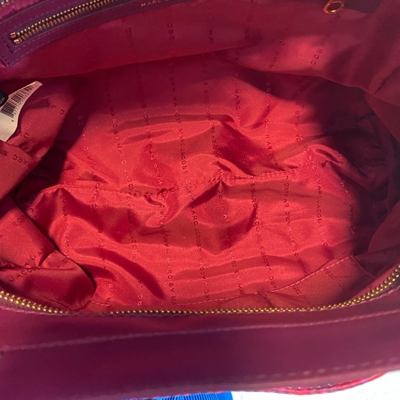 SOLD OUT Bergdoff Goodman Marc Marc Jacobs
Isa-Print Clara Tote - Picture 12 of 15